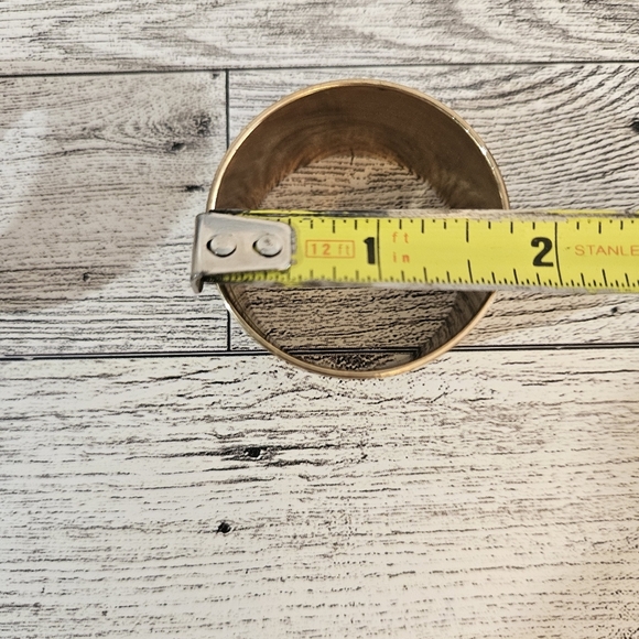 Brass Napkin Rings Set of 2 - Picture 4 of 5